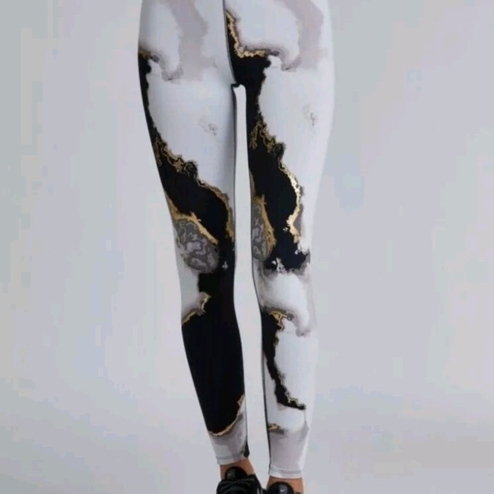 Noli Yoga Ultra High Waisted Leggings size M